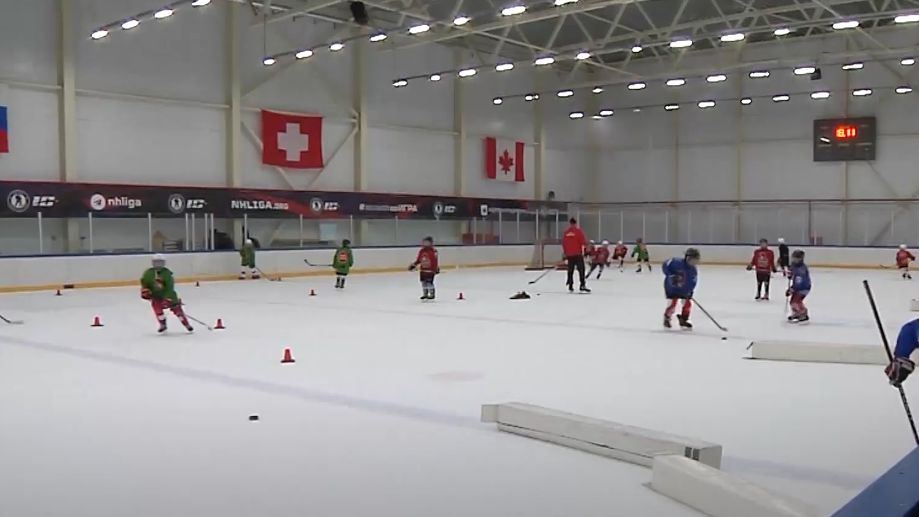 Каток в кудрово. Ринк каток. Ледовая Арена каток Анапа. The Rink каток. Первый закрытый каток в Ленинграде.