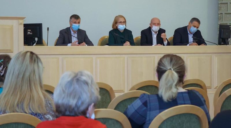 Савинов обсудил вопросы переписи в выборгском районе