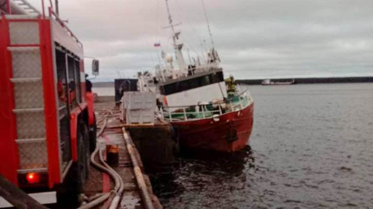 рыболовецкое судно ежва не затонуло в приморске из-за пожара в моторном отсеке