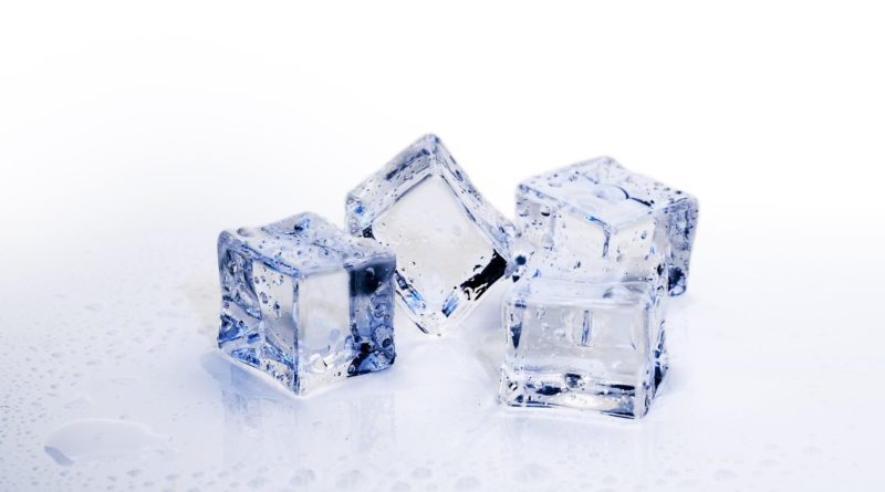 https://pixabay.com/ru/photos/кубики-льда-лед-замороженный-35