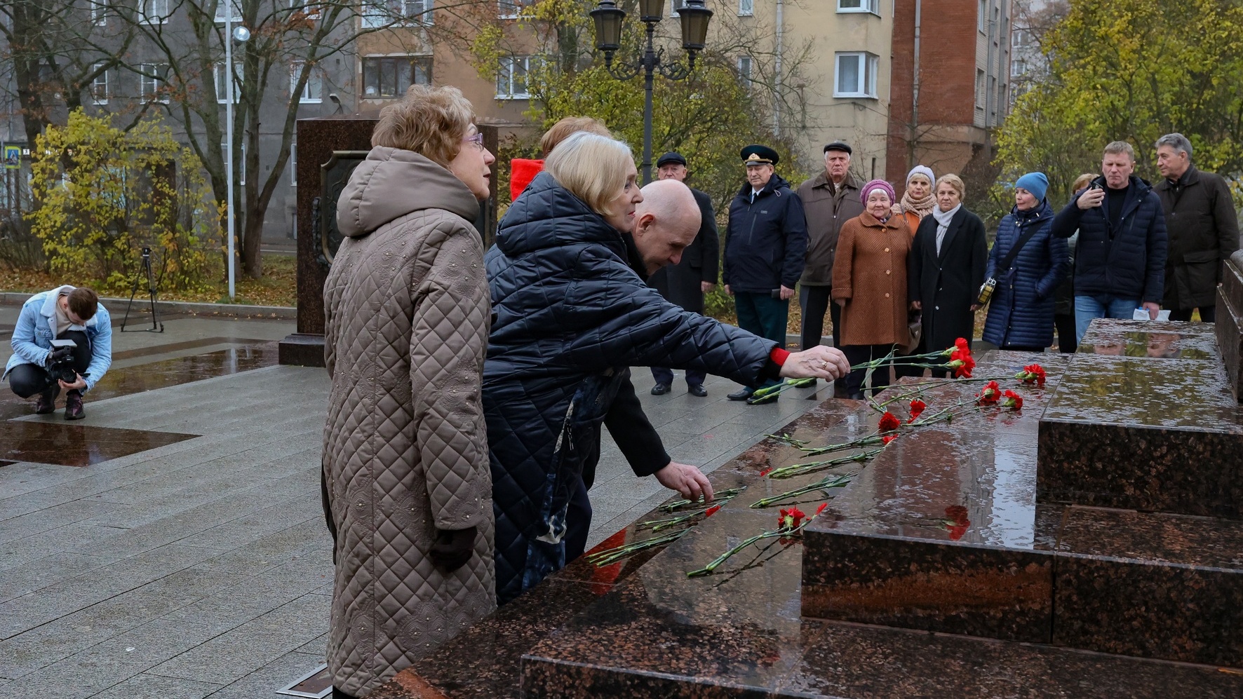 Память выборга. Аллея славы в Луге. Выборг в ноябре. Дзержинский район Ленинграда.