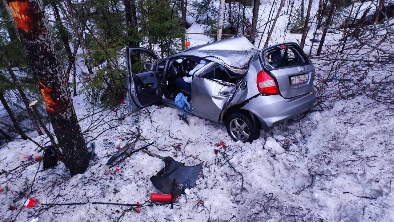 Подробности сегодняшнего ДТП под Выборгом: авто сильно пострадало