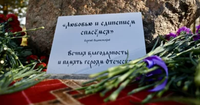 Вице-губернатор Константин Патраев открыл мемориал погибшим бойцам Газпрома Вице-губернатор Константин Патраев открыл мемориал погибшим бойцам Газпрома