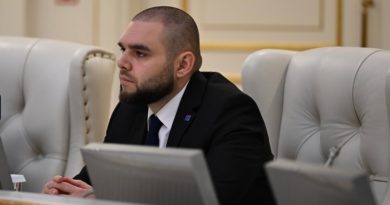 В сети разгоняют дипфейки от имени Александра Дрозденко: никакого референдума о переименовании Ленобласти и шокового роста тарифов не будет В сети разгоняют дипфейки от имени Александра Дрозденко: никакого референдума о переименовании Ленобласти и шокового роста тарифов не будет